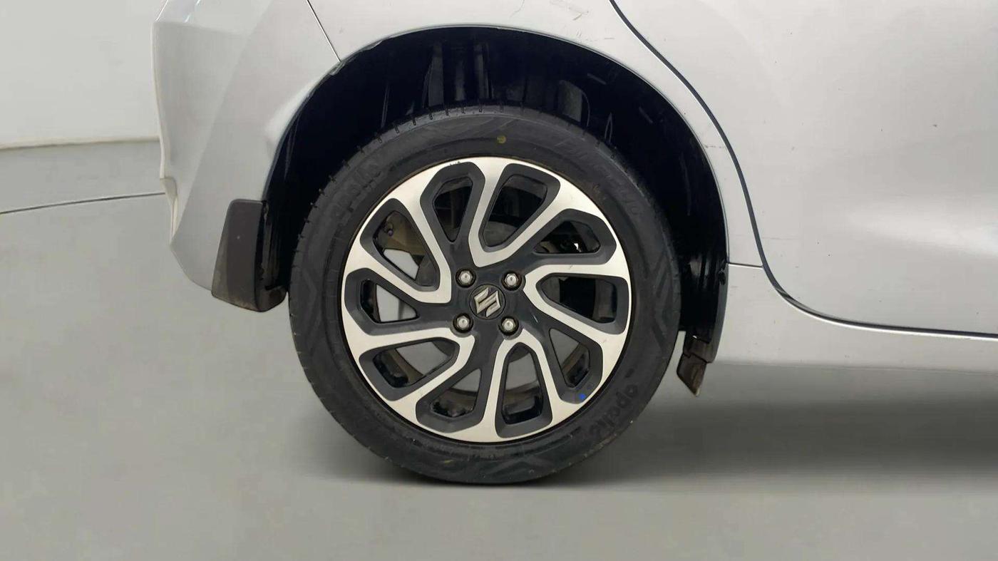 2022 Maruti Baleno ALPHA 1.2 AGS, CNG, Automatic, 68,393 km, Right Rear Wheel