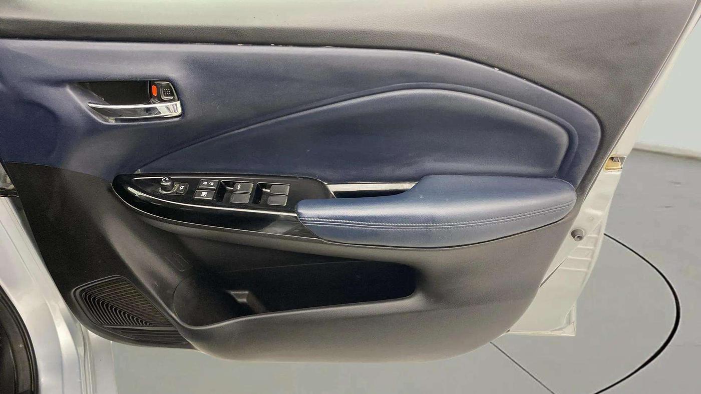 2022 Maruti Baleno ALPHA 1.2 AGS, CNG, Automatic, 68,393 km, Driver Side Door Panels Control