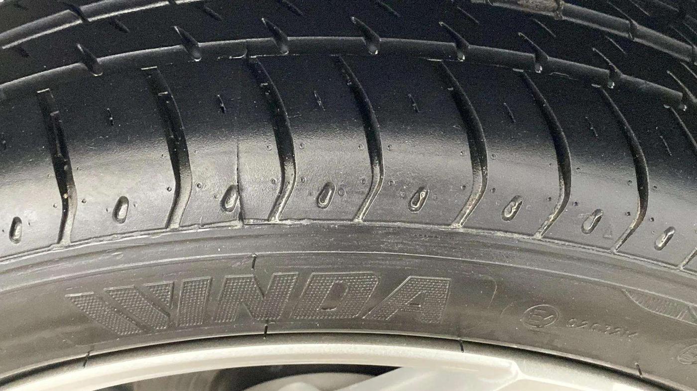 2025 Maruti Swift LXi, Petrol, Manual, 1,829 km, Right Front Tyre Tread
