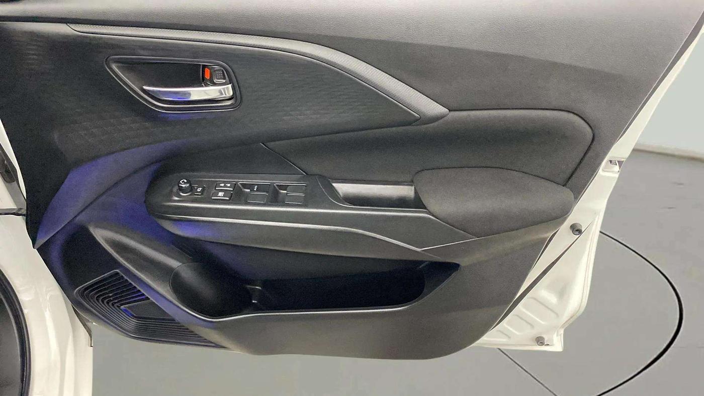 2025 Maruti Swift LXi, Petrol, Manual, 1,829 km, Driver Side Door Panels Control