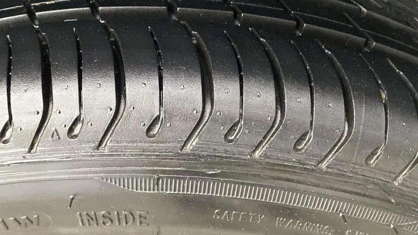 2025 Maruti Swift LXi, Petrol, Manual, 1,829 km, Right Rear Tyre Tread
