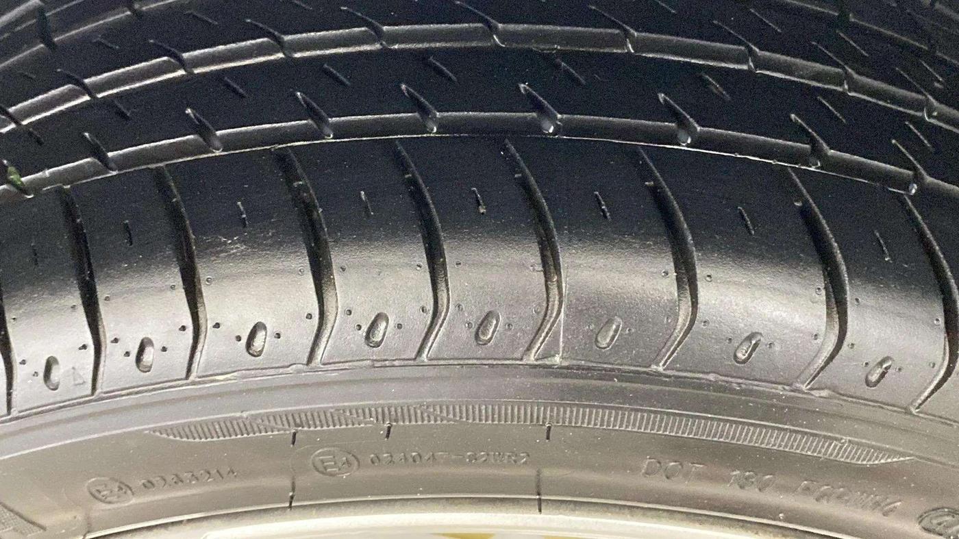 2025 Maruti Swift LXi, Petrol, Manual, 1,829 km, Left Front Tyre Tread