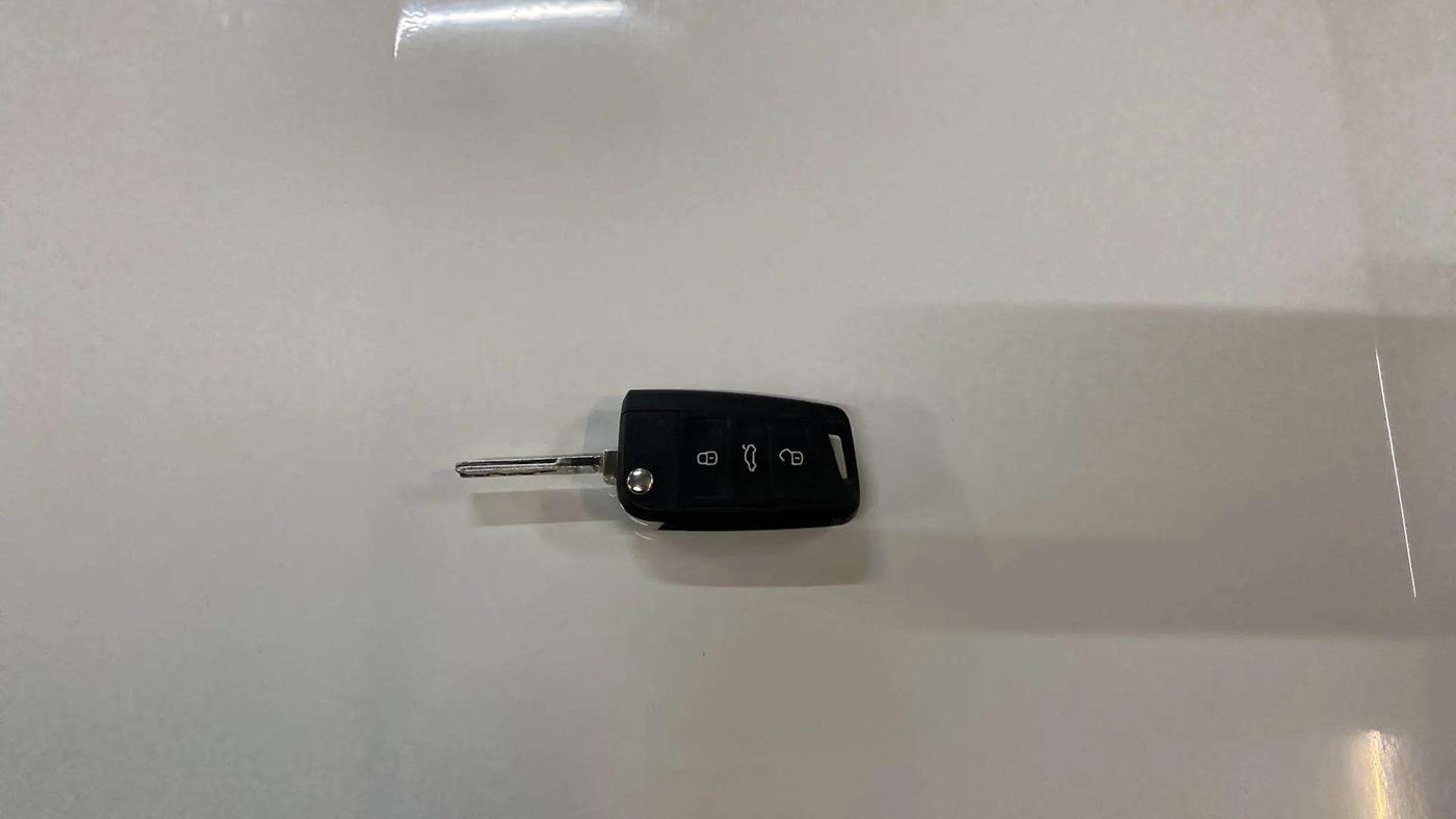2021 Skoda KUSHAQ AMBITION 1.0L TSI MT, Petrol, Manual, 58,465 km, Key Close Up