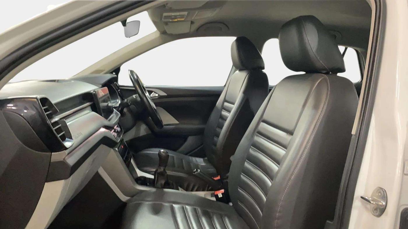 2021 Skoda KUSHAQ AMBITION 1.0L TSI MT, Petrol, Manual, 58,465 km, Right Side Front Door Cabin
