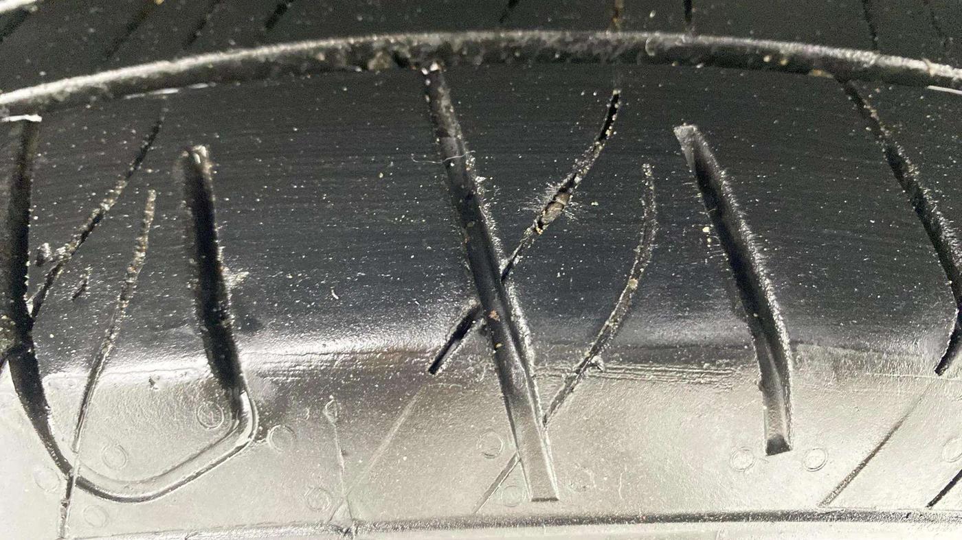 2020 Mahindra XUV300 W8 1.5 DIESEL AMT, Diesel, Automatic, 92,014 km, Right Rear Tyre Tread