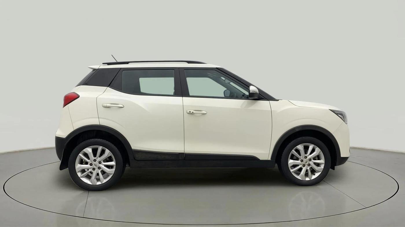 2020 Mahindra XUV300 W8 1.5 DIESEL AMT, Diesel, Automatic, 92,014 km, Right Side View