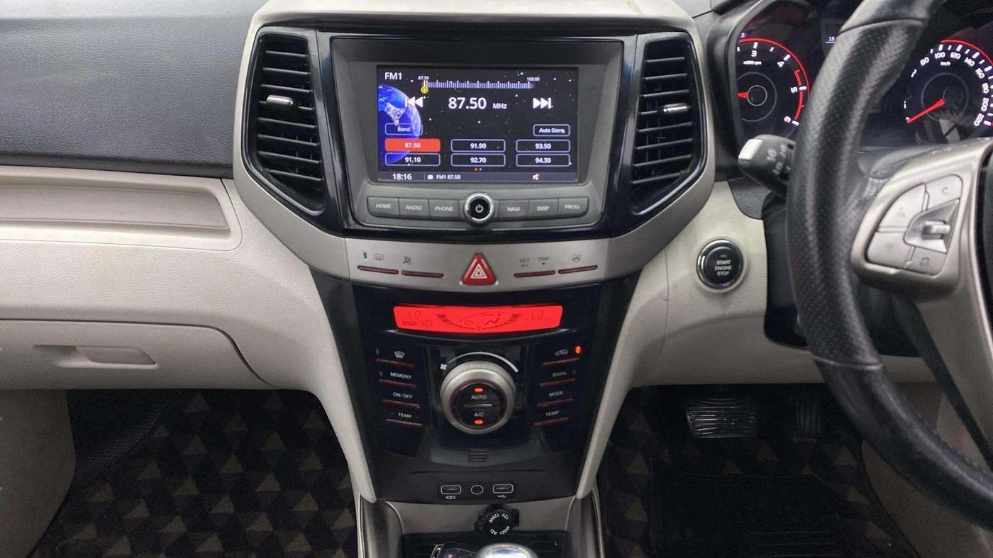 2020 Mahindra XUV300 W8 1.5 DIESEL AMT, Diesel, Automatic, 92,014 km, Air Conditioner