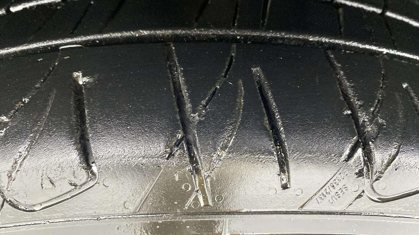 2020 Mahindra XUV300 W8 1.5 DIESEL AMT, Diesel, Automatic, 92,014 km, Left Front Tyre Tread