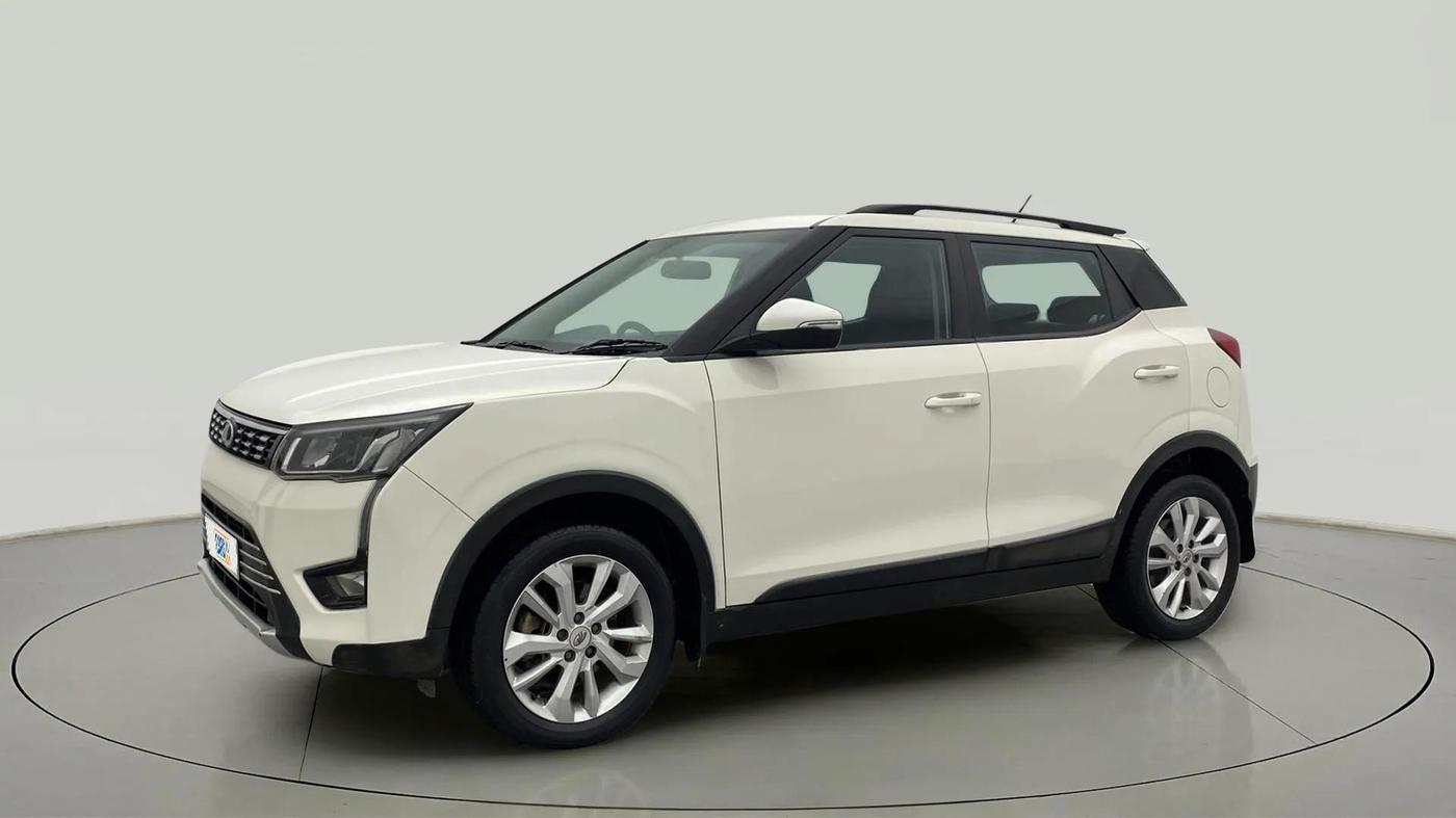 2020 Mahindra XUV300 W8 1.5 DIESEL AMT, Diesel, Automatic, 92,014 km, Left Front Diagonal