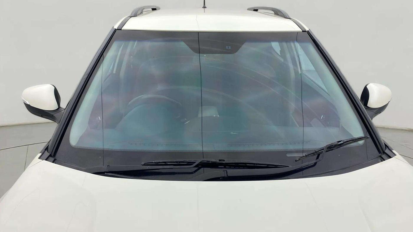 2020 Mahindra XUV300 W8 1.5 DIESEL AMT, Diesel, Automatic, 92,014 km, Front Windshield