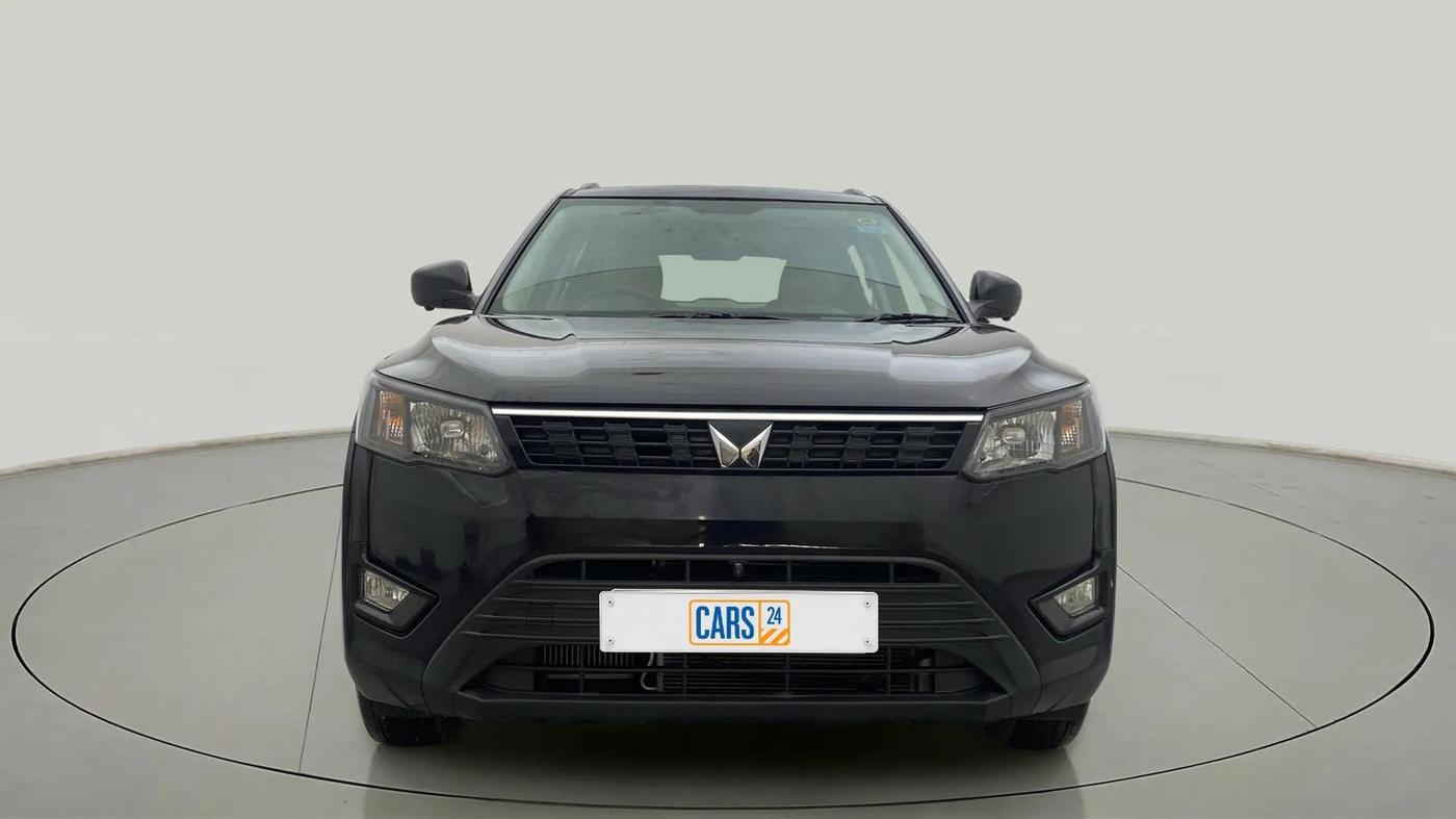 2023 Mahindra XUV300 W4 1.2 PETROL, Petrol, Manual, 10,614 km, Front