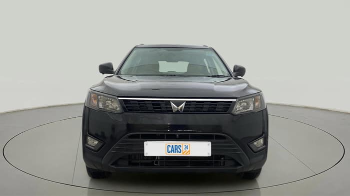 2023 Mahindra XUV300 W4 1.2 PETROL, Petrol, Manual, 10,614 km, Front
