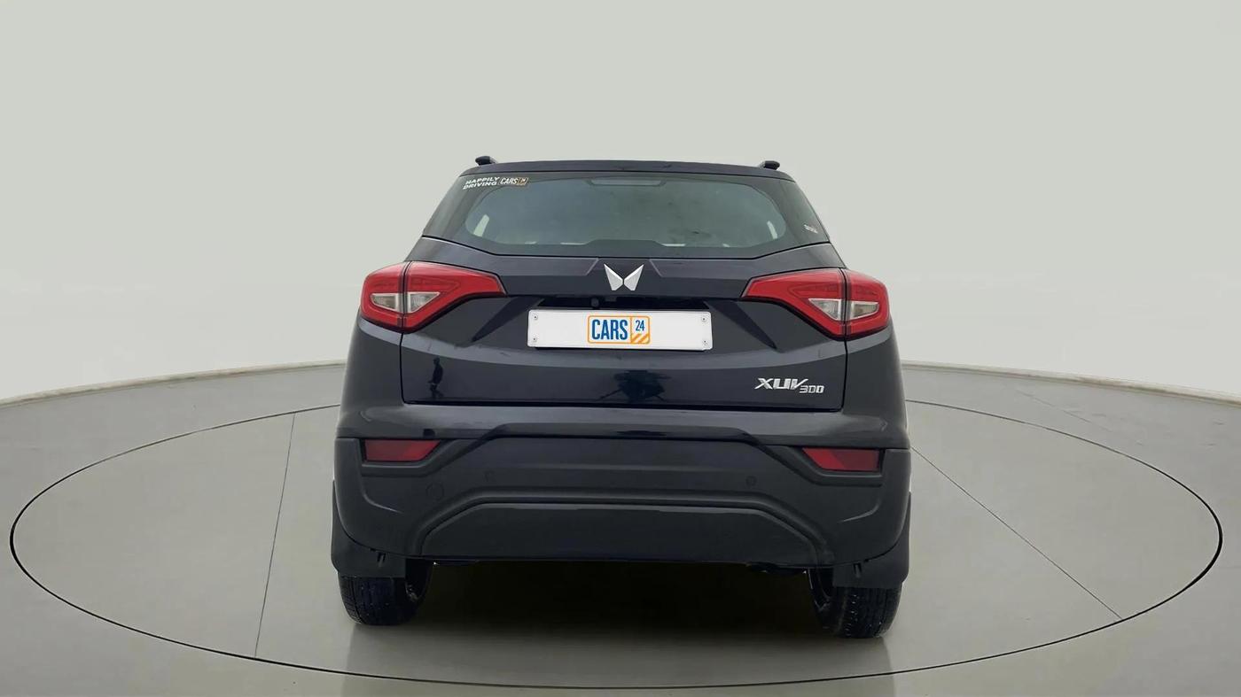 2023 Mahindra XUV300 W4 1.2 PETROL, Petrol, Manual, 10,614 km, Back/Rear