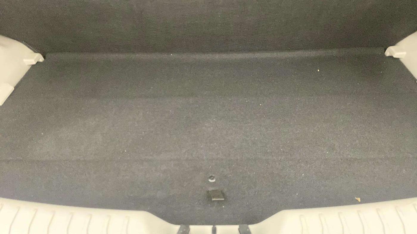 2023 Mahindra XUV300 W4 1.2 PETROL, Petrol, Manual, 10,614 km, Boot Inside