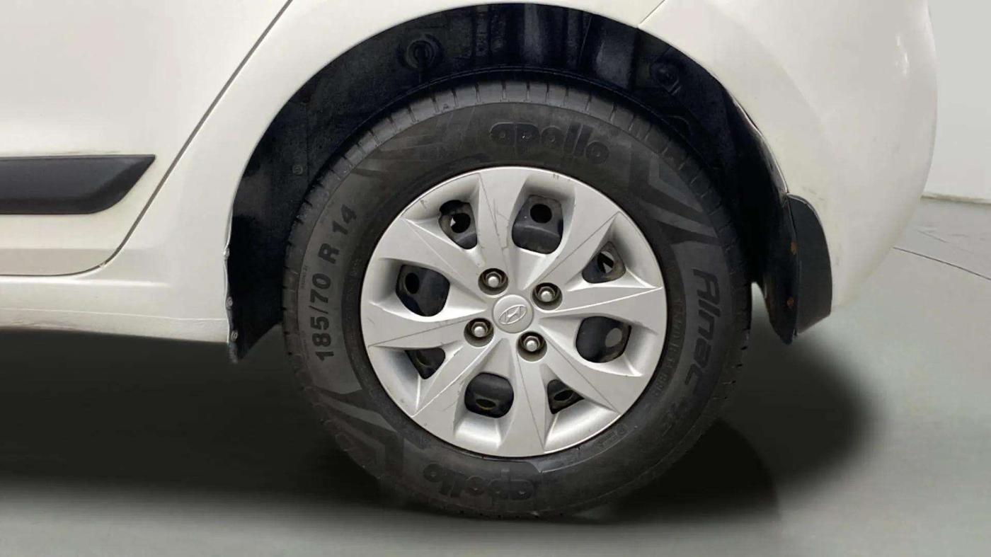 2018 Hyundai Elite i20 MAGNA EXECUTIVE 1.2, Petrol, Manual, 49,232 km, Left Rear Wheel