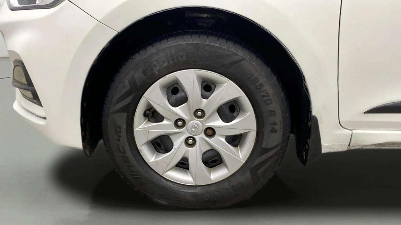 2018 Hyundai Elite i20 MAGNA EXECUTIVE 1.2, Petrol, Manual, 49,232 km, Left Front Wheel