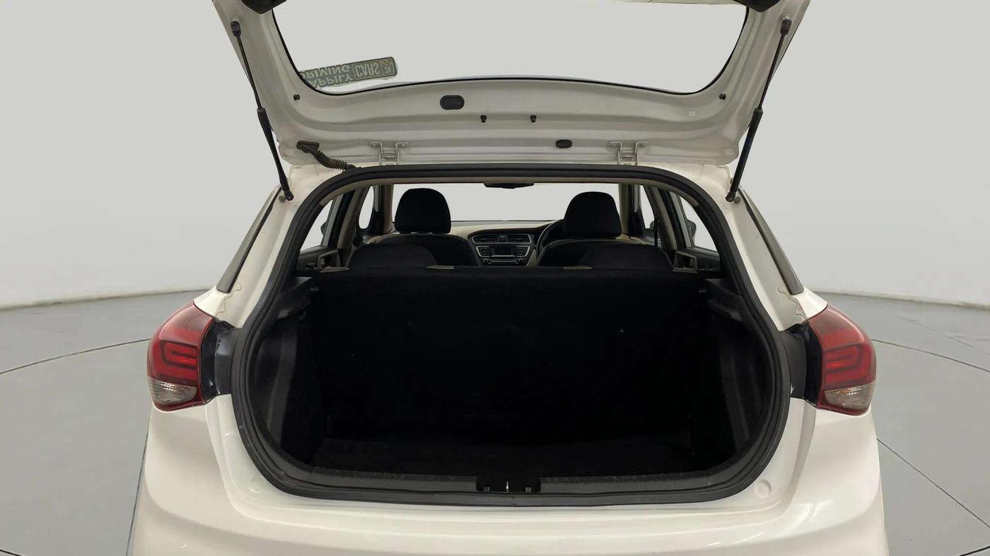 2018 Hyundai Elite i20 MAGNA EXECUTIVE 1.2, Petrol, Manual, 49,232 km, Boot Inside