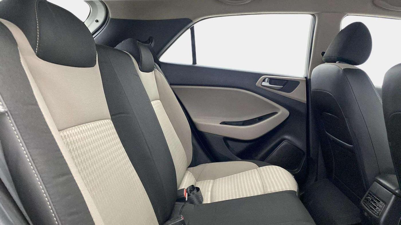 2018 Hyundai Elite i20 MAGNA EXECUTIVE 1.2, Petrol, Manual, 49,232 km, Right Side Rear Door Cabin