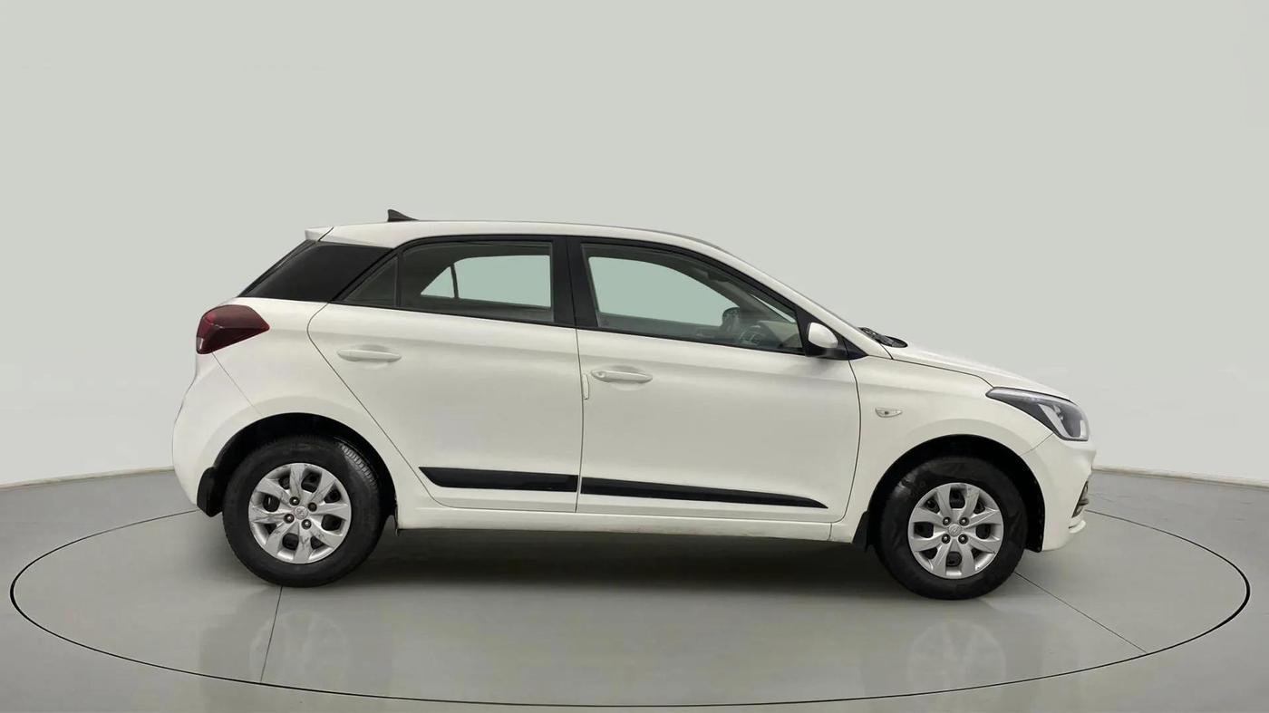 2018 Hyundai Elite i20 MAGNA EXECUTIVE 1.2, Petrol, Manual, 49,232 km, Right Side View