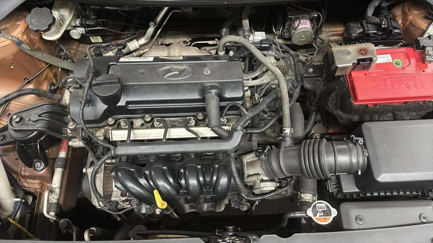 2017 Hyundai i20 Active 1.2 S, Petrol, Manual, 45,023 km, Engine View