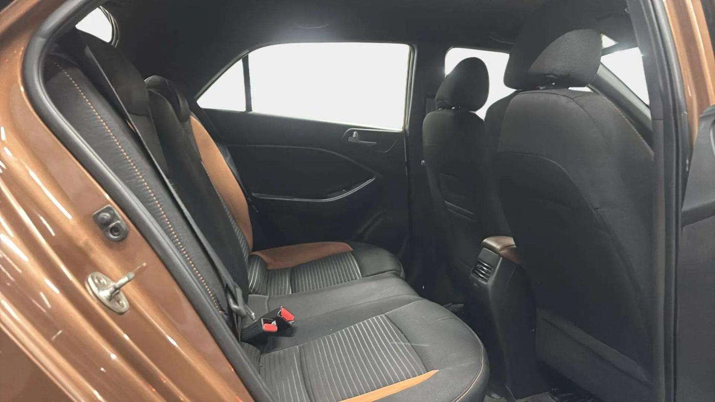 2017 Hyundai i20 Active 1.2 S, Petrol, Manual, 45,023 km, Right Side Rear Door Cabin