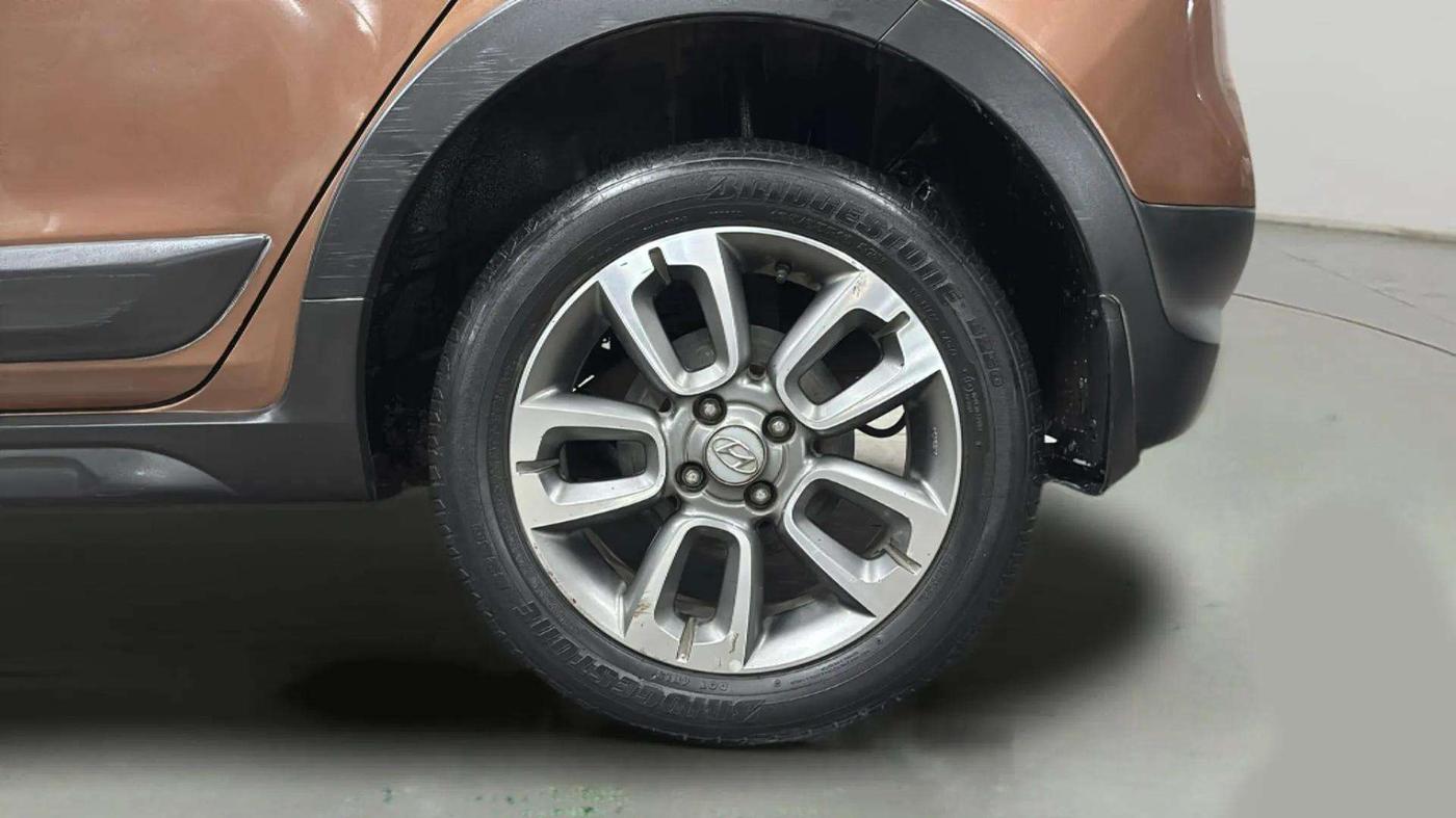 2017 Hyundai i20 Active 1.2 S, Petrol, Manual, 45,023 km, Left Rear Wheel