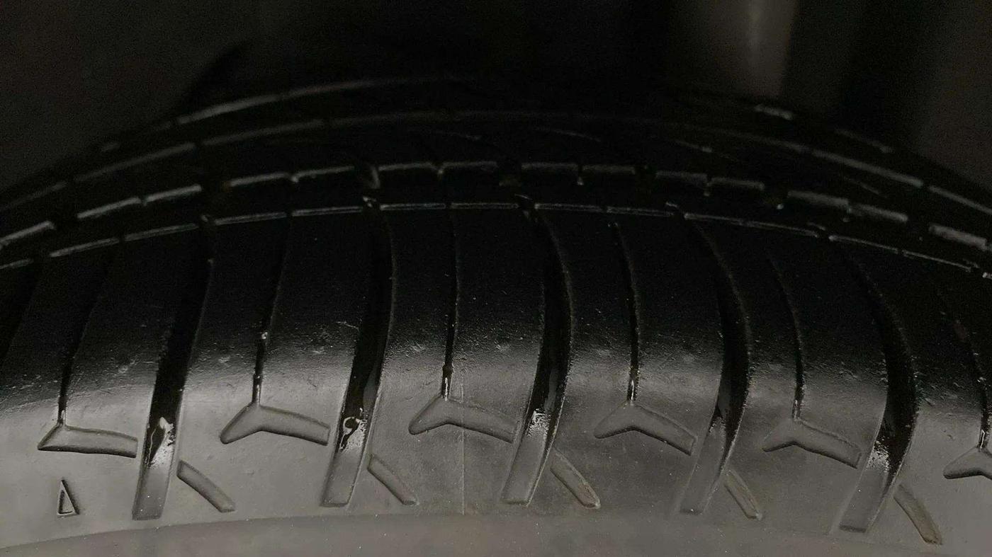 2018 Ford FREESTYLE TITANIUM PLUS 1.5 DIESEL, Diesel, Manual, 63,009 km, Left Rear Tyre Tread