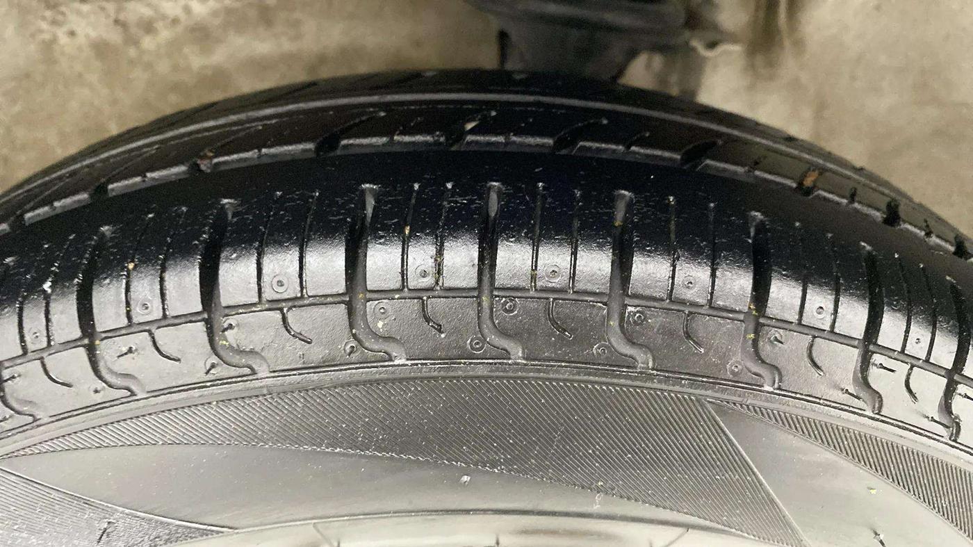 2019 Maruti Alto 800 LXI, Petrol, Manual, 64,536 km, Left Front Tyre Tread