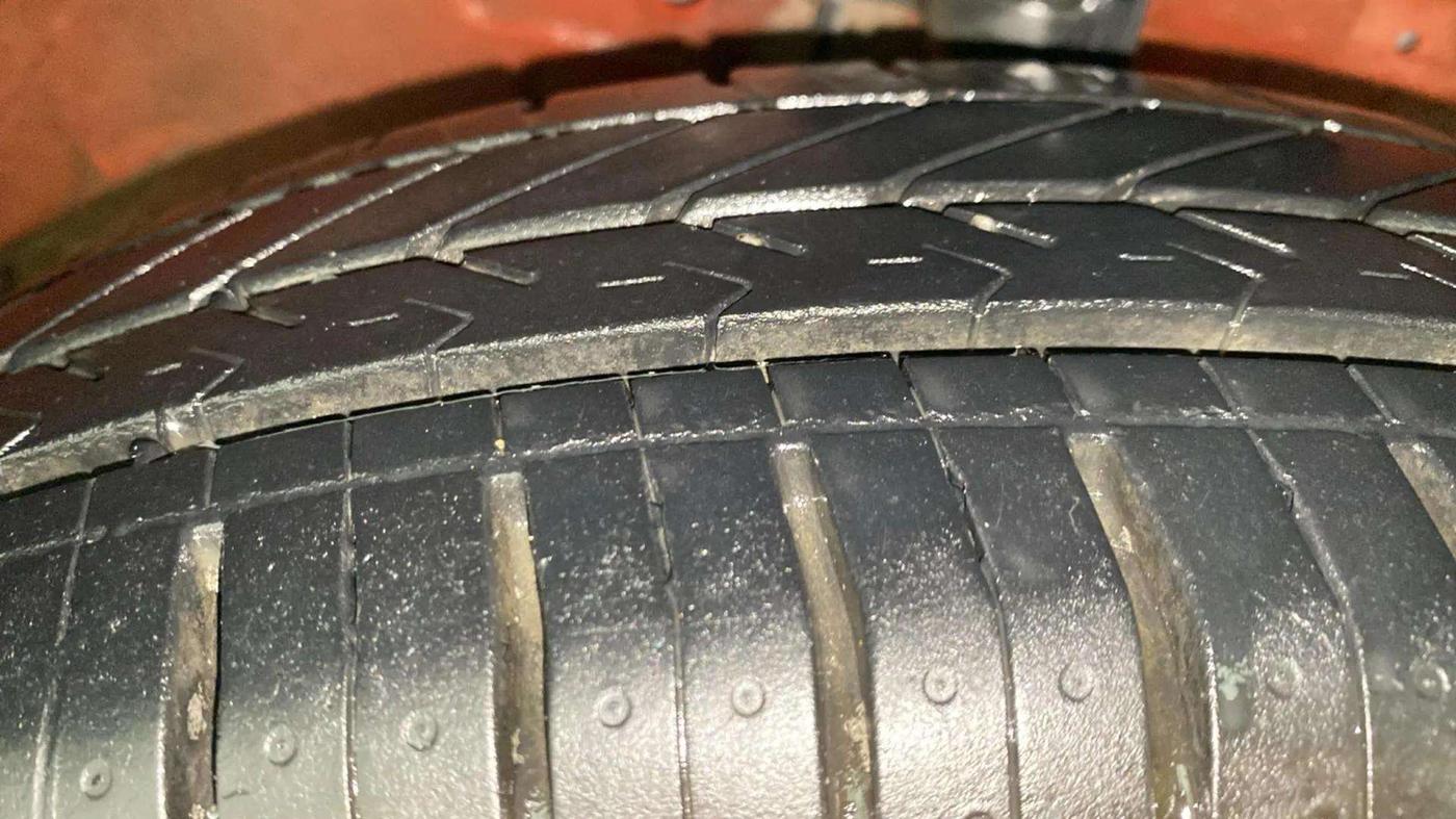 2016 Maruti Swift VXI, Petrol, Manual, 40,550 km, Right Front Tyre Tread