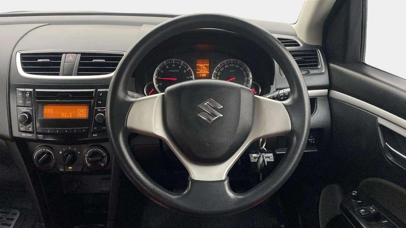2016 Maruti Swift VXI, Petrol, Manual, 40,550 km, Steering Wheel Close Up