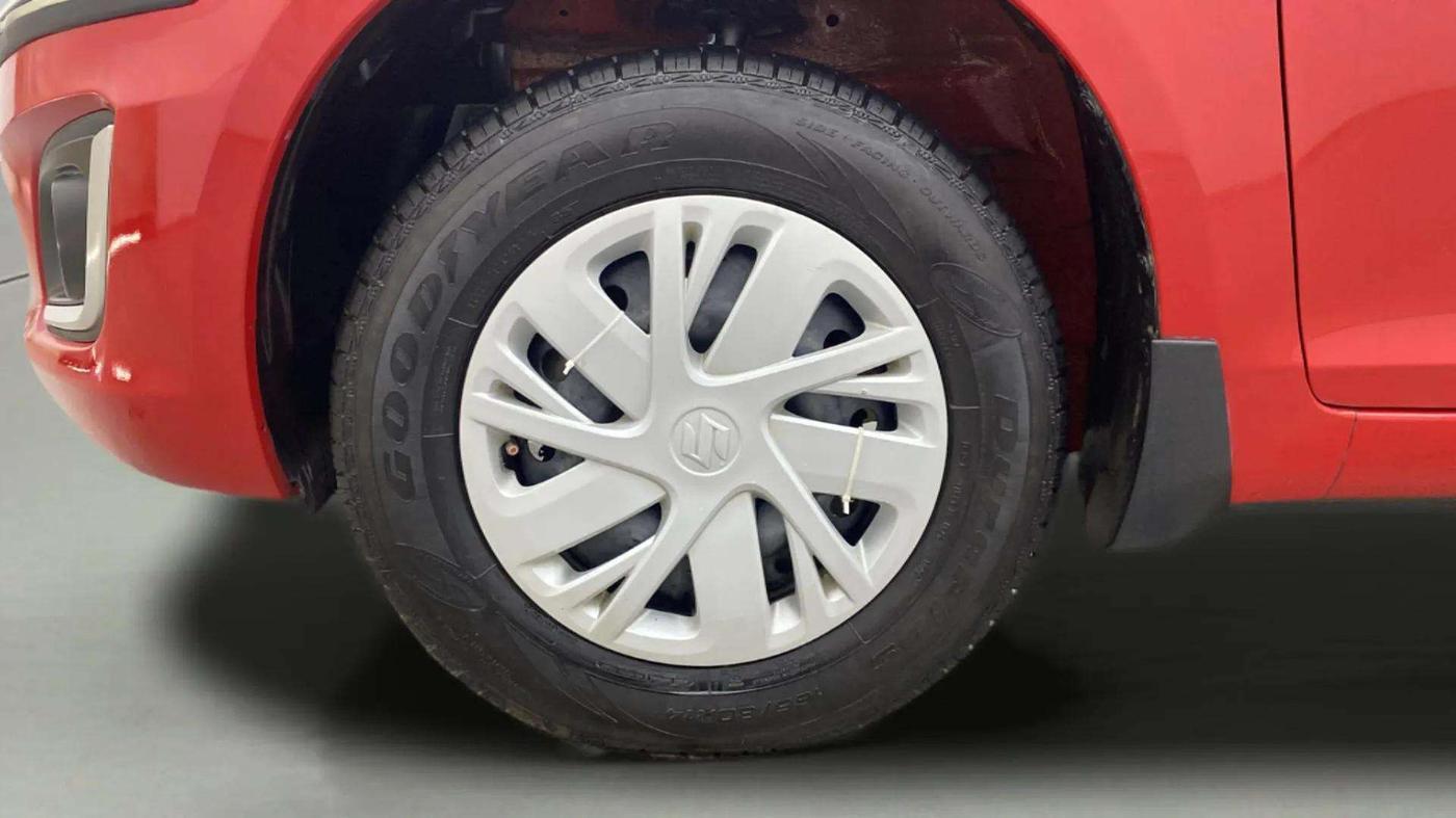 2016 Maruti Swift VXI, Petrol, Manual, 40,550 km, Left Front Wheel