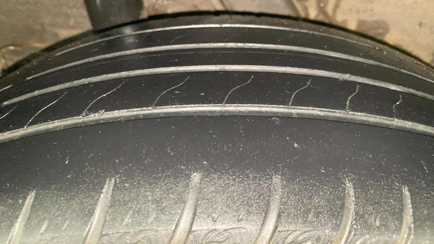 2019 Hyundai VENUE SX PLUS 1.0 TURBO DCT, Petrol, Automatic, 38,883 km, Right Rear Tyre Tread
