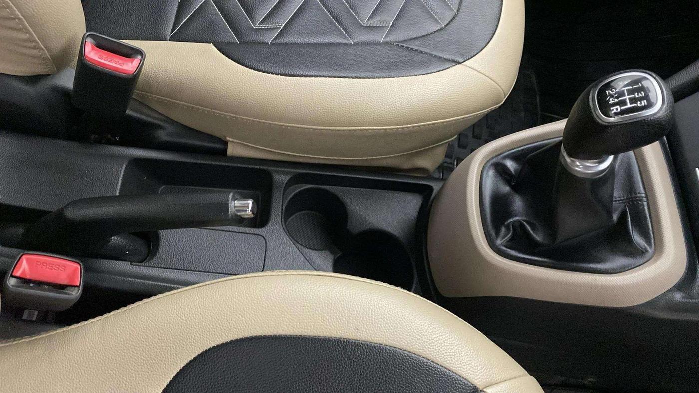 2018 Hyundai Xcent SX 1.2, Petrol, Manual, 54,769 km, Gear Lever