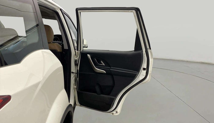 2019 Mahindra XUV500 W9 AT, Diesel, Automatic, 84,089 km, RHS Rear Door
