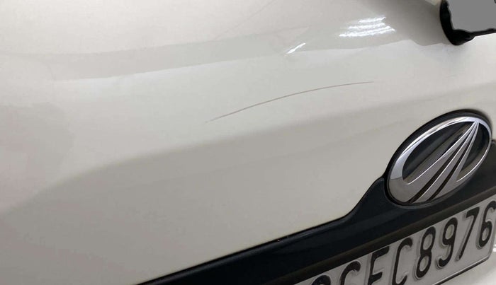 2019 Mahindra XUV500 W9 AT, Diesel, Automatic, 84,089 km, Dicky (Boot door) - Minor scratches