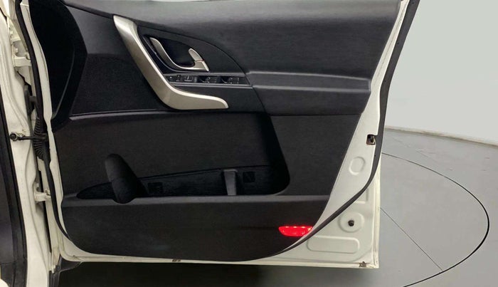 2019 Mahindra XUV500 W9 AT, Diesel, Automatic, 84,089 km, Driver Side Door Panels Control