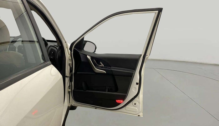 2019 Mahindra XUV500 W9 AT, Diesel, Automatic, 84,089 km, RHS Front Door