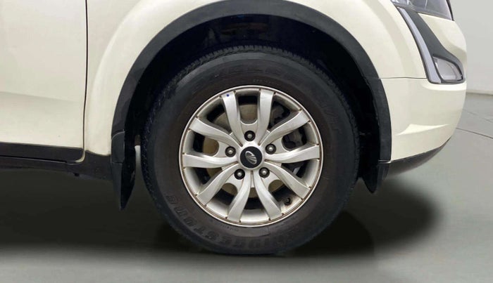2019 Mahindra XUV500 W9 AT, Diesel, Automatic, 84,089 km, Right Front Wheel