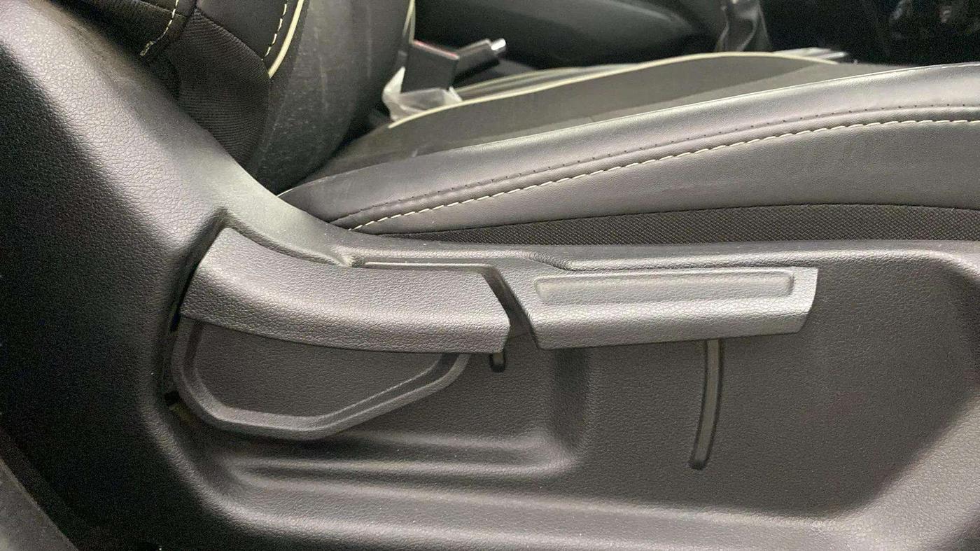 2023 Hyundai EXTER SX(O) CONNECT 1.2 AMT DUAL TONE, Petrol, Automatic, 17,850 km, Driver Side Adjustment Panel