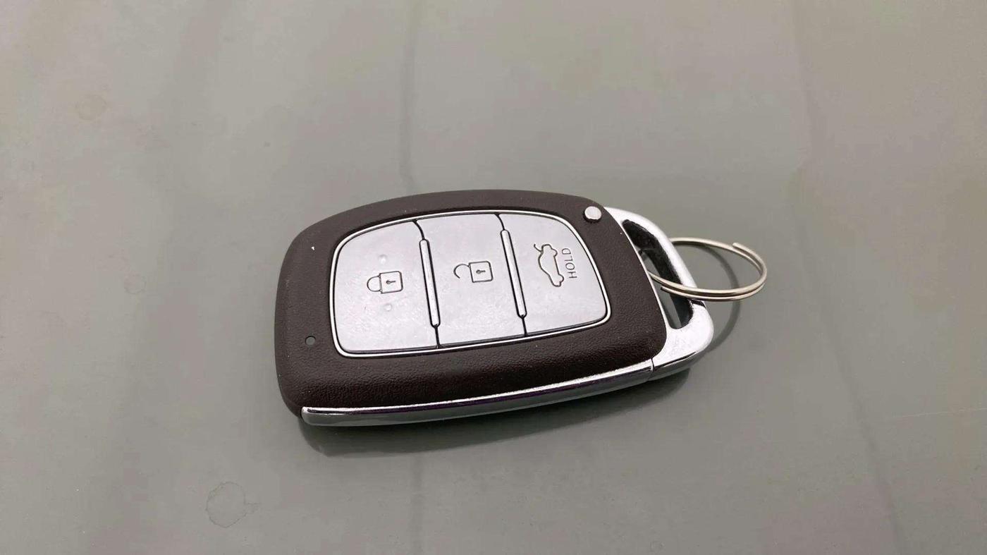 2023 Hyundai EXTER SX(O) CONNECT 1.2 AMT DUAL TONE, Petrol, Automatic, 17,850 km, Key Close Up