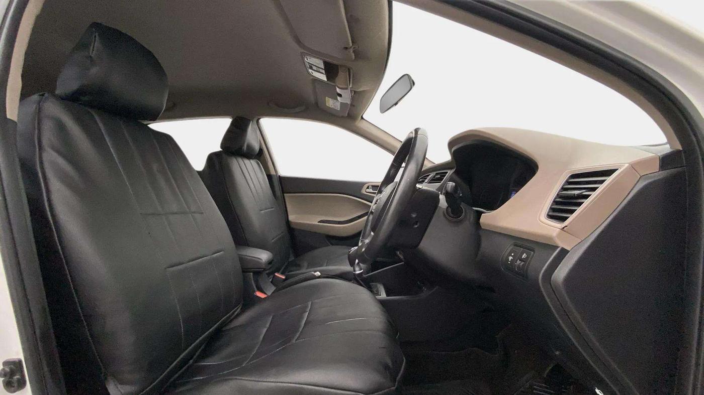 2018 Hyundai Elite i20 ASTA 1.4 CRDI (O), Diesel, Manual, 50,988 km, Right Side Front Door Cabin