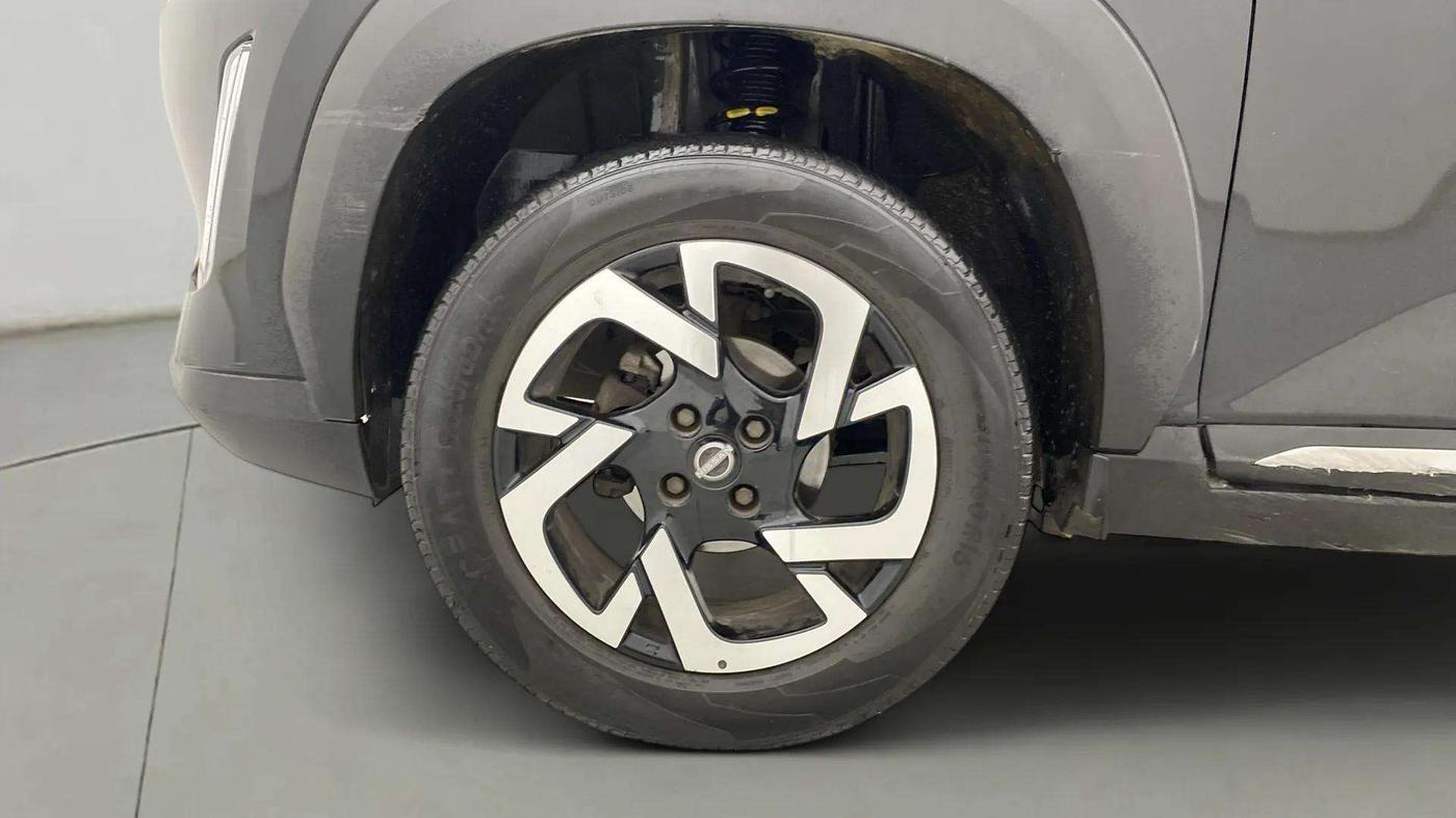 2022 Nissan MAGNITE XV MT, Petrol, Manual, 25,108 km, Left Front Wheel