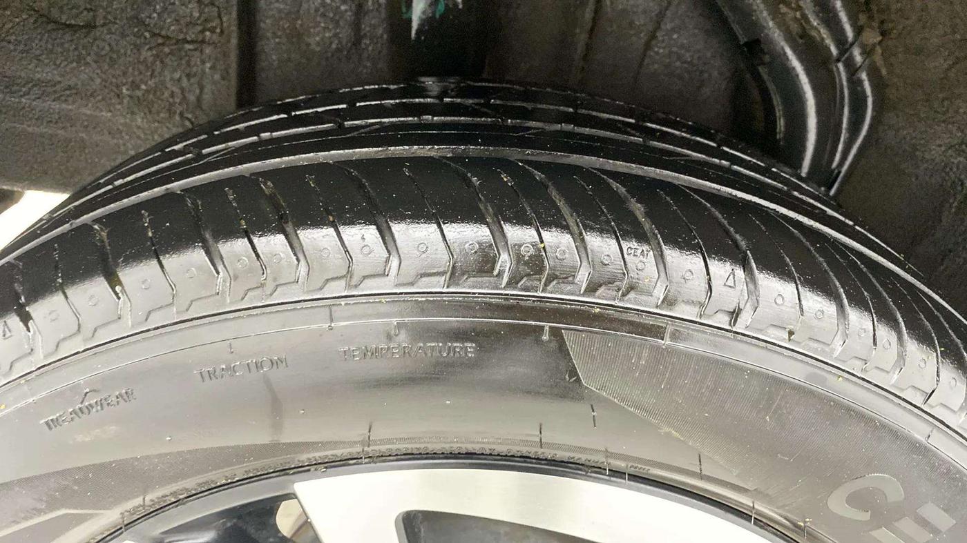 2022 Nissan MAGNITE XV MT, Petrol, Manual, 25,108 km, Right Rear Tyre Tread