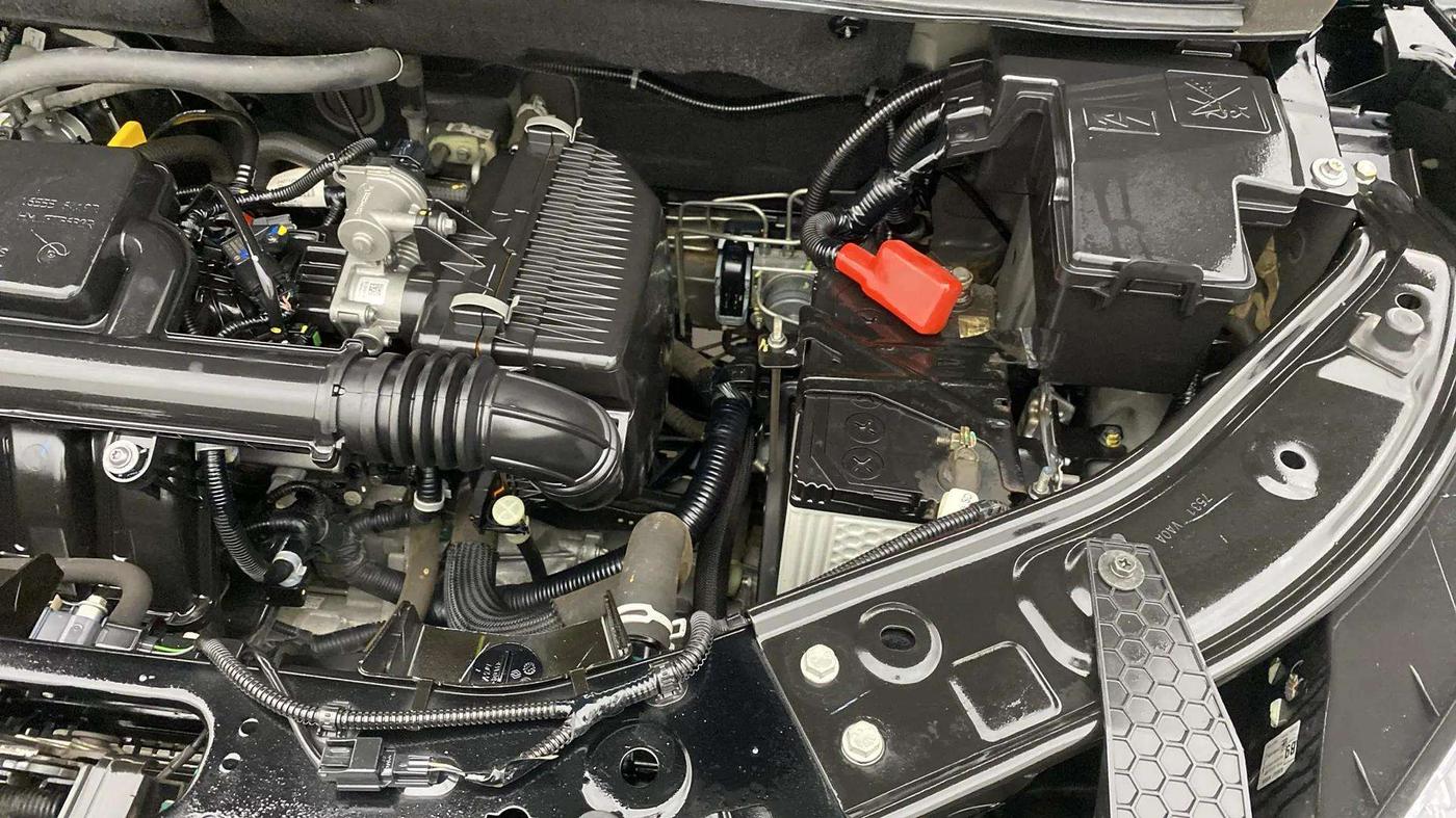2022 Nissan MAGNITE XV MT, Petrol, Manual, 25,108 km, Engine View - Left