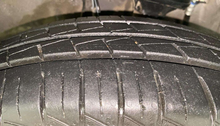 2022 Maruti Alto VXI, Petrol, Manual, 8,257 km, Left Front Tyre Tread