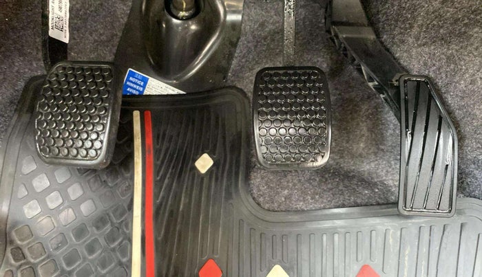 2022 Maruti Alto VXI, Petrol, Manual, 8,257 km, Pedals