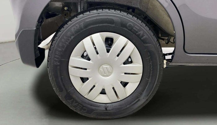 2022 Maruti Alto VXI, Petrol, Manual, 8,257 km, Right Rear Wheel
