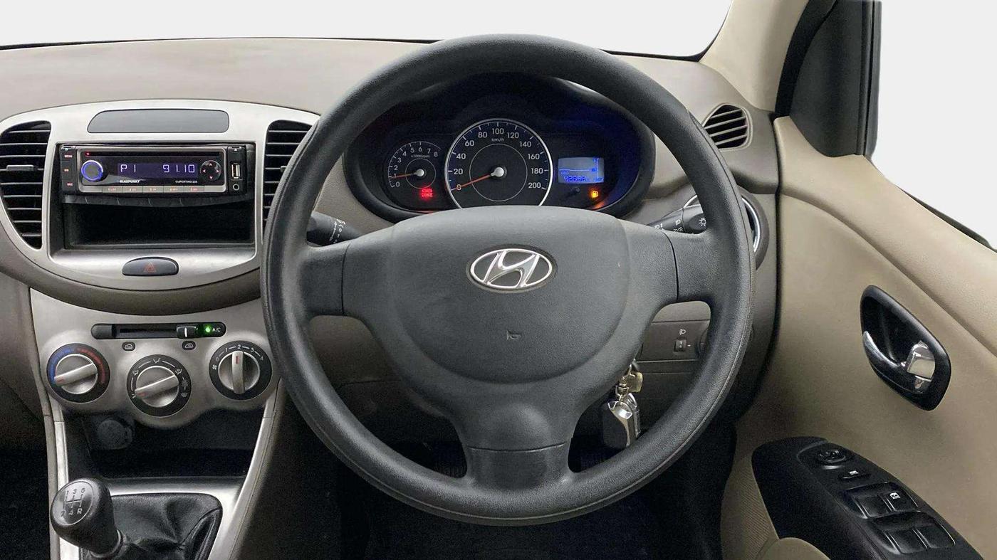 2013 Hyundai i10 MAGNA 1.2, Petrol, Manual, 42,658 km, Steering Wheel Close Up