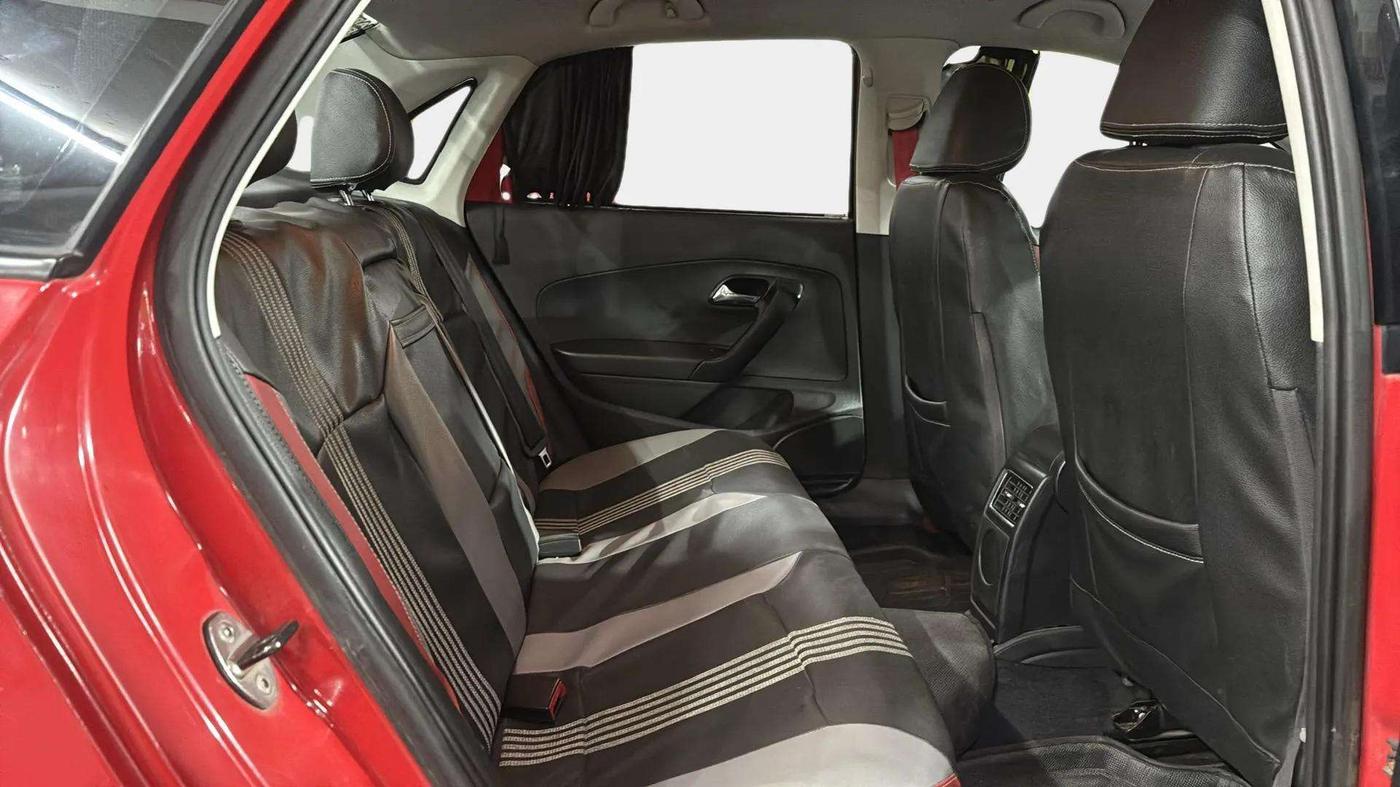2018 Skoda Rapid STYLE 1.6 MPI AT, Petrol, Automatic, 71,766 km, Right Side Rear Door Cabin