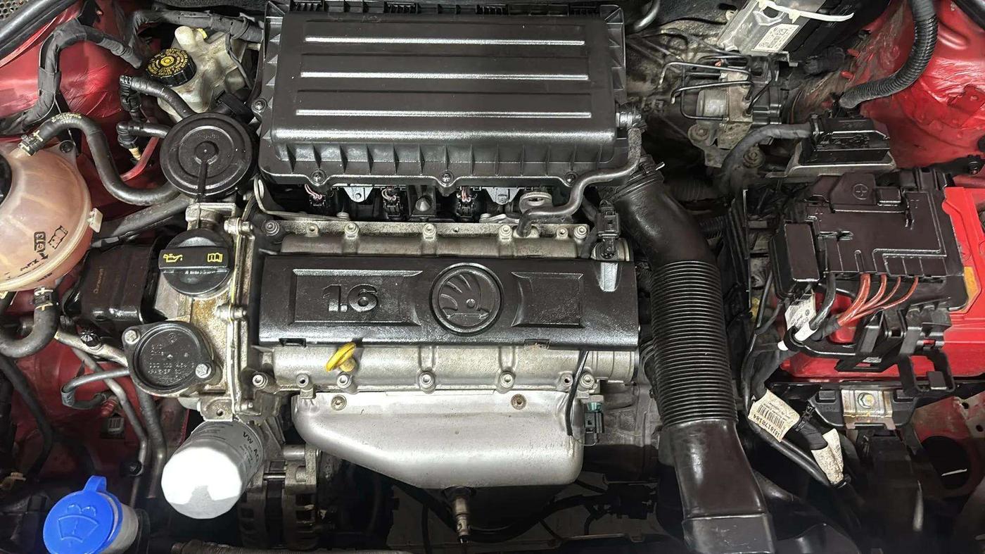 2018 Skoda Rapid STYLE 1.6 MPI AT, Petrol, Automatic, 71,766 km, Engine View